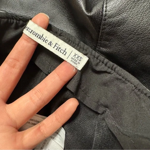 Abercrombie & Fitch Black Faux Leather Mini Skort Skirt Size XXS